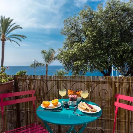Etats Unis 892 - Spacious Flat On Sea Front Wac Apartment